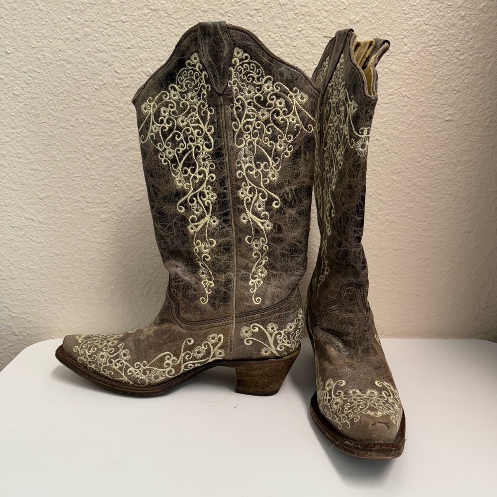 Corral Brown Boots with Cream Detailing